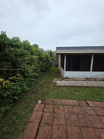 9034 SW 163rd Ter, Palmetto Bay, FL 33157