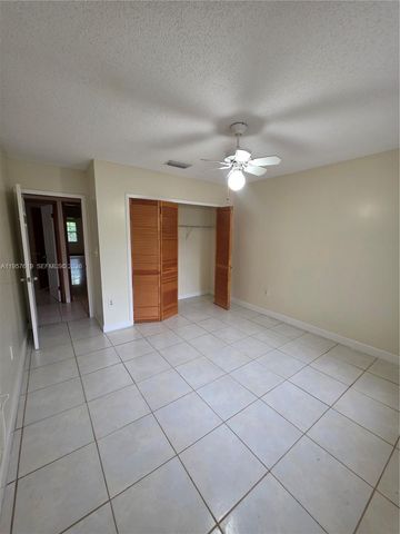 9034 SW 163rd Ter, Palmetto Bay, FL 33157