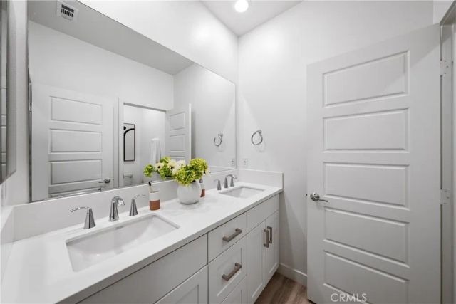 159 Waypoint, Tustin, CA 92782