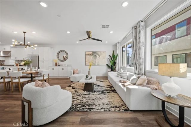 159 Waypoint, Tustin, CA 92782