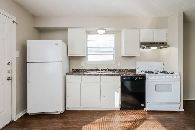 5139 Wickview Lane, Houston, TX 77053