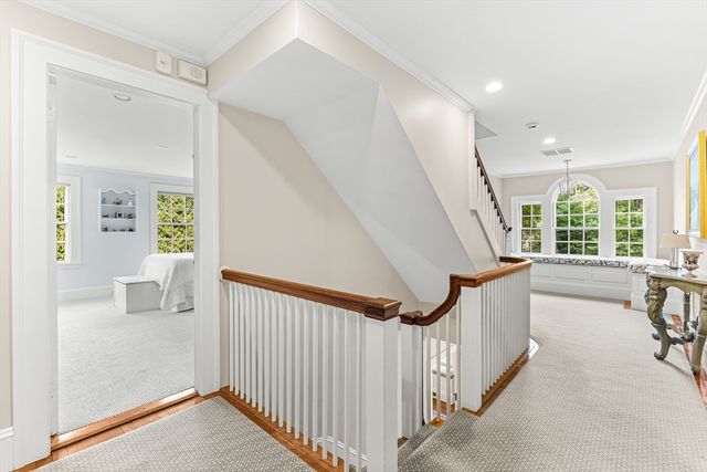 33 Hundreds Cir, Wellesley, MA 02481