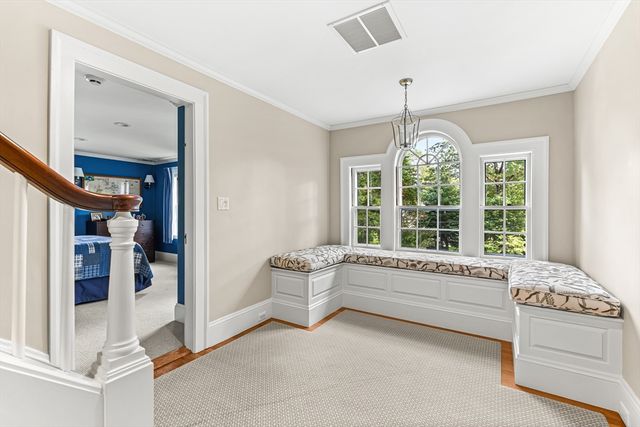 33 Hundreds Cir, Wellesley, MA 02481