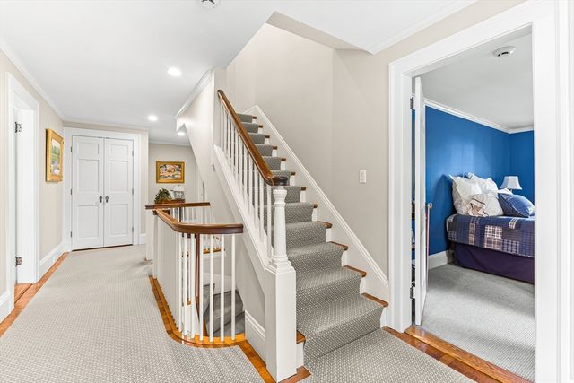 33 Hundreds Cir, Wellesley, MA 02481