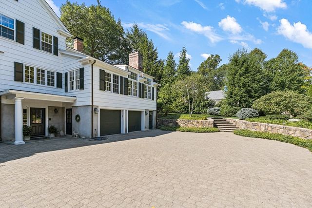 33 Hundreds Cir, Wellesley, MA 02481