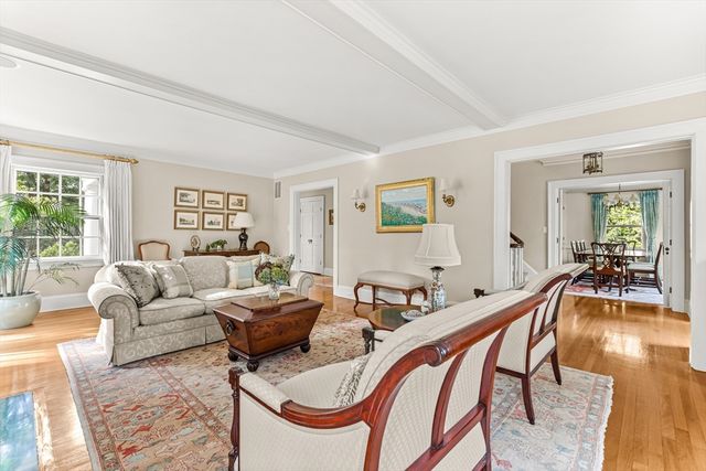 33 Hundreds Cir, Wellesley, MA 02481