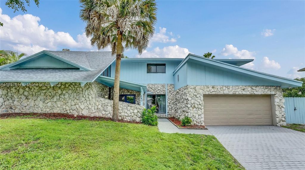 540 SW 101st Ave, Plantation, FL 33324