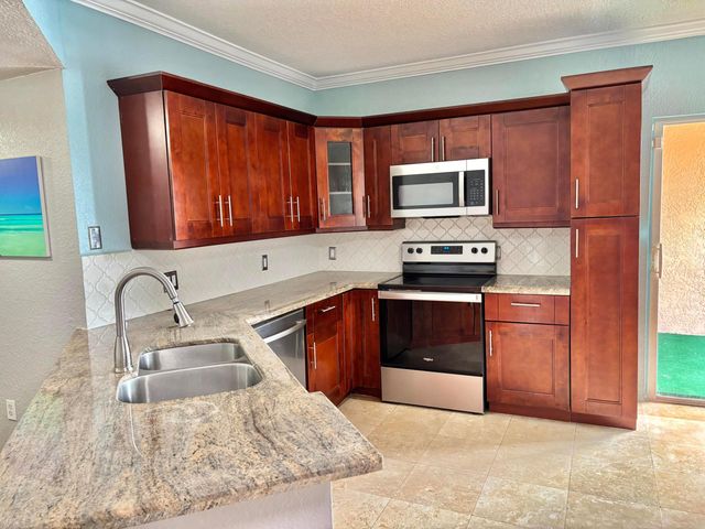 2606 Belmont Lane, North Lauderdale, FL 33068