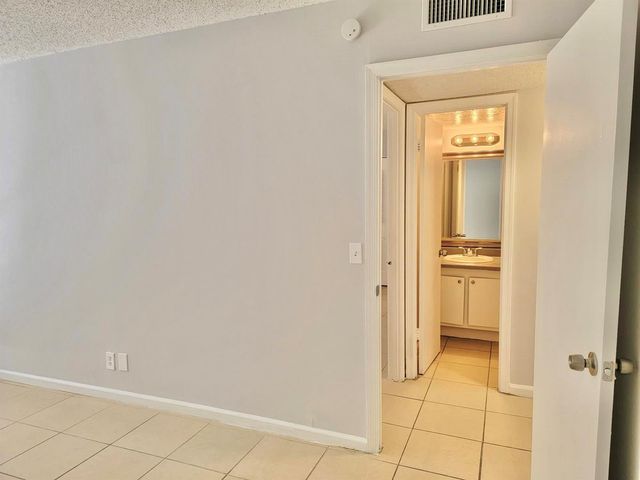 1500 N CONGRESS Avenue B47, West Palm Beach, FL 33401