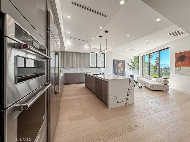 5130 Medina, Woodland Hills, CA 91364
