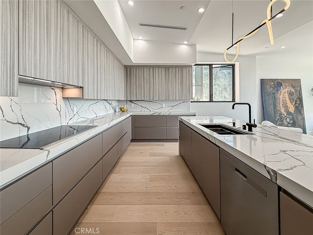 5130 Medina, Woodland Hills, CA 91364