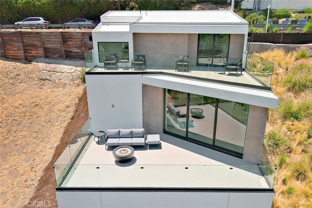 5130 Medina, Woodland Hills, CA 91364