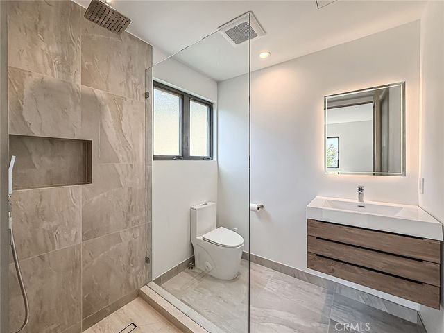 5130 Medina, Woodland Hills, CA 91364