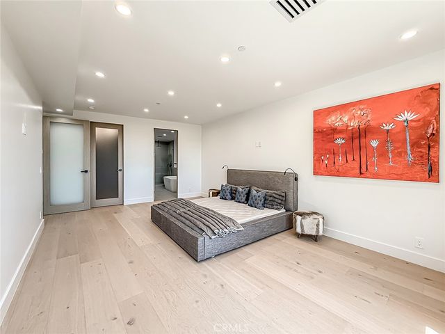 5130 Medina, Woodland Hills, CA 91364