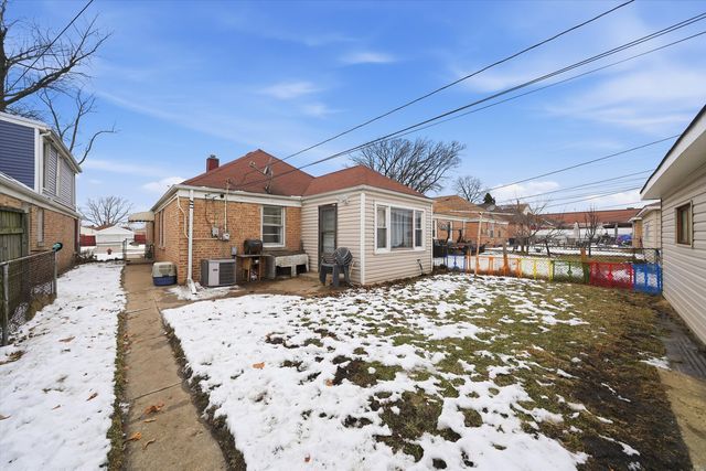 33 49th Avenue, Bellwood, IL 60104