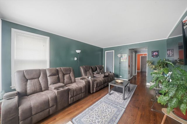 33 49th Avenue, Bellwood, IL 60104