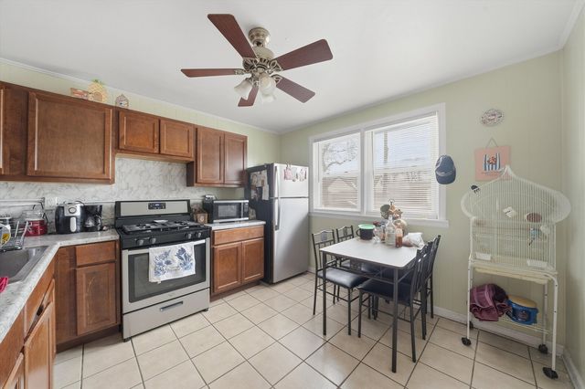 33 49th Avenue, Bellwood, IL 60104