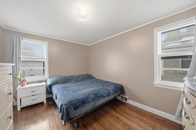 33 49th Avenue, Bellwood, IL 60104