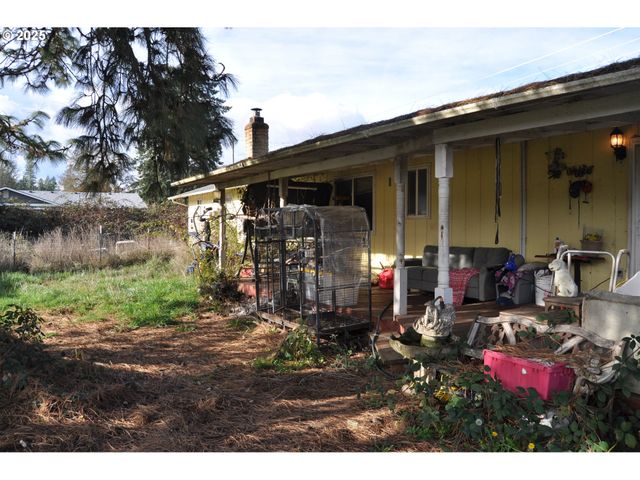 25780 PERKINS Rd, Veneta, OR 97487