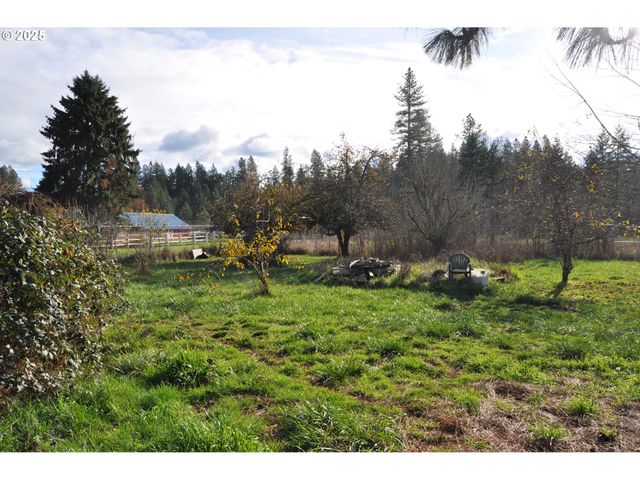 25780 PERKINS Rd, Veneta, OR 97487