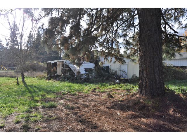 25780 PERKINS Rd, Veneta, OR 97487