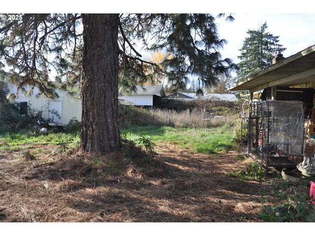 25780 PERKINS Rd, Veneta, OR 97487