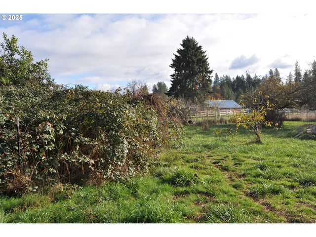 25780 PERKINS Rd, Veneta, OR 97487