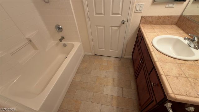 7608 Stray Horse Avenue, Las Vegas, NV 89113