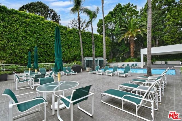 1131 Alta Loma Road 412, West Hollywood, CA 90069