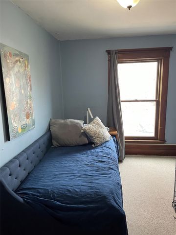 1324 Main Street, Grinnell, IA 50112