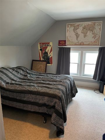 1324 Main Street, Grinnell, IA 50112