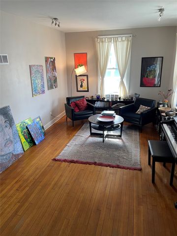 1324 Main Street, Grinnell, IA 50112