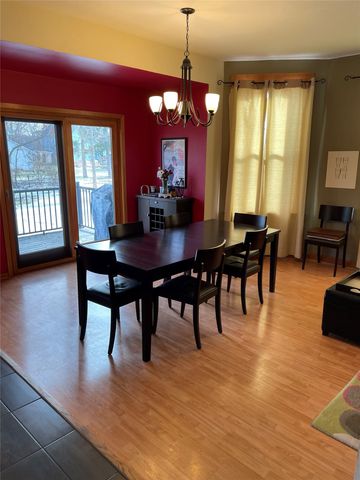 1324 Main Street, Grinnell, IA 50112