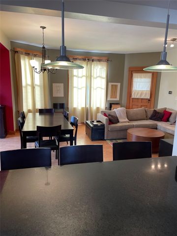 1324 Main Street, Grinnell, IA 50112