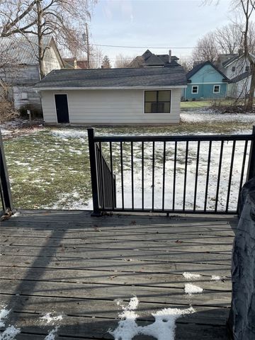 1324 Main Street, Grinnell, IA 50112