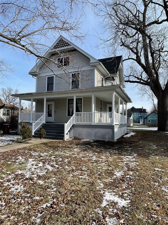 1324 Main Street, Grinnell, IA 50112