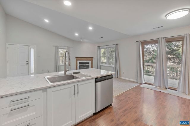572 WHITCOVER CIR, Charlottesville, VA 22901