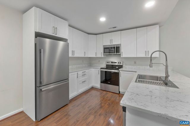 572 WHITCOVER CIR, Charlottesville, VA 22901