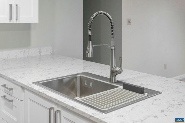 572 WHITCOVER CIR, Charlottesville, VA 22901