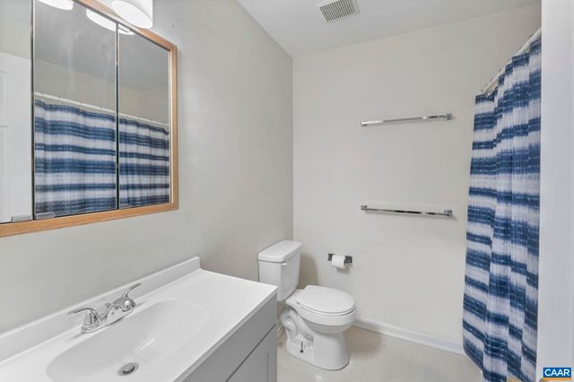 572 WHITCOVER CIR, Charlottesville, VA 22901