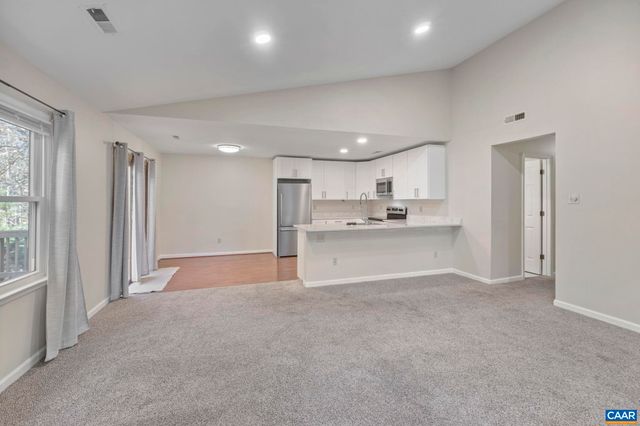 572 WHITCOVER CIR, Charlottesville, VA 22901