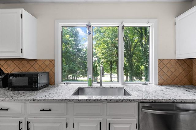 303 E Whipp Road, Washington Twp, OH 45459