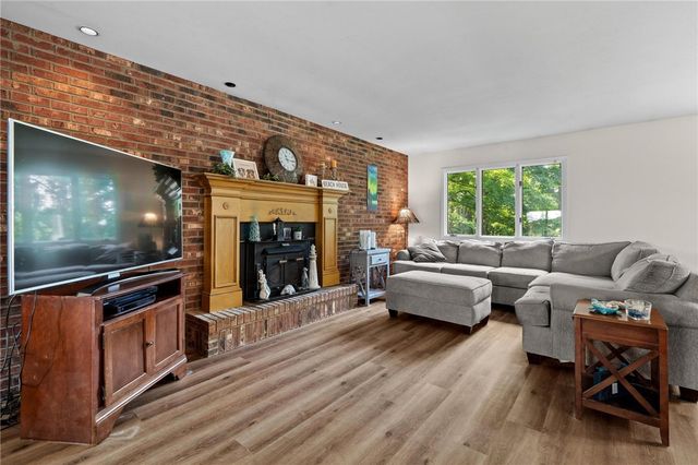 303 E Whipp Road, Washington Twp, OH 45459