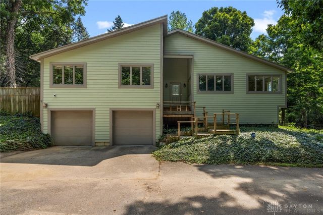 303 E Whipp Road, Washington Twp, OH 45459