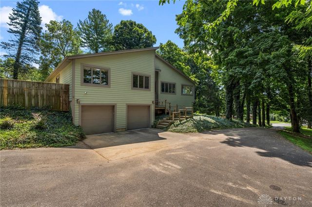 303 E Whipp Road, Washington Twp, OH 45459