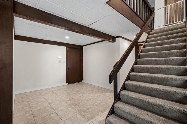 303 E Whipp Road, Washington Twp, OH 45459