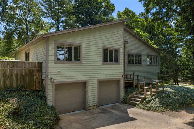 303 E Whipp Road, Washington Twp, OH 45459
