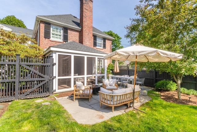 75 W Central St, Natick, MA 01760