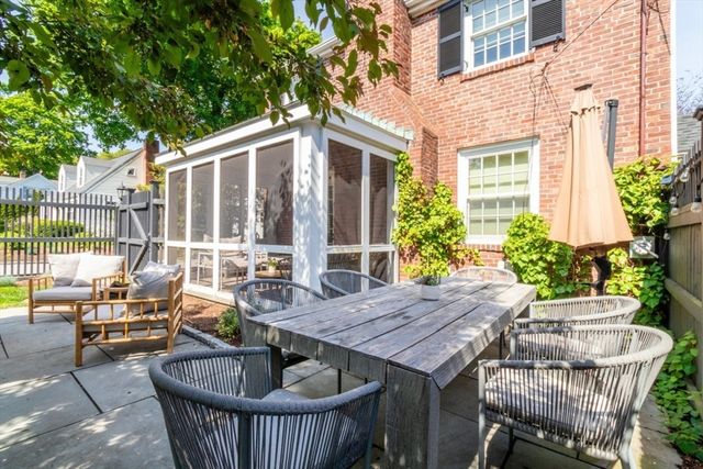 75 W Central St, Natick, MA 01760