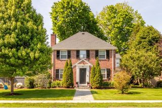 75 W Central St, Natick, MA 01760